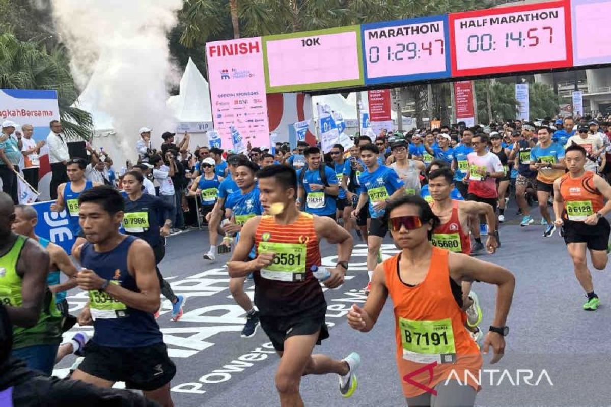 Sebanyak 10 ribu pelari berlomba dalam Jakarta Marathon 2023